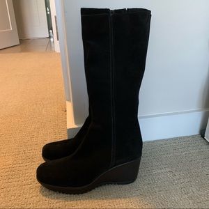 La Canadienne black suede boots